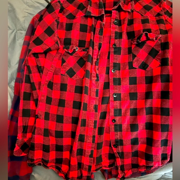4 Large Red Flannel different prints for winter priced for all 4 - Picture 3 of 7